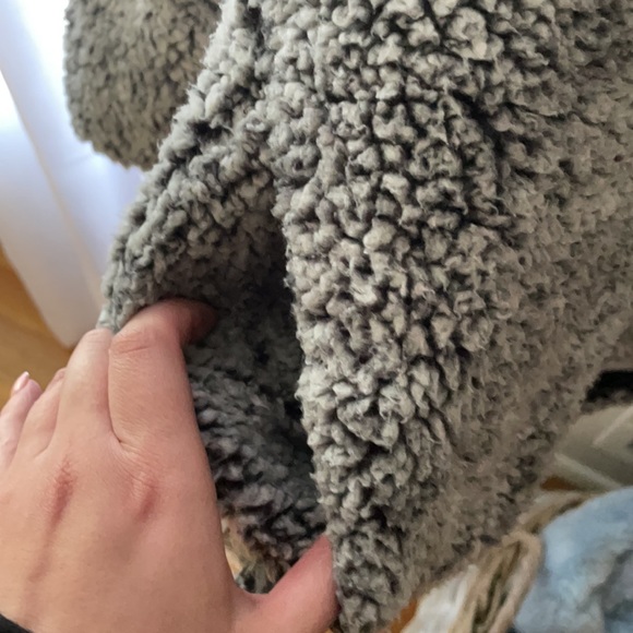 Cozy Sweatshirt - Picture 4 of 7